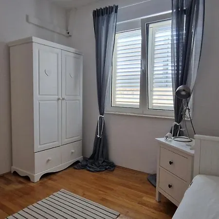 Hotel Nautica Casa , Two Terraces, Garden, Bbq, Garage, Centar Of Croatia 3*